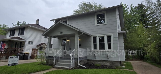 Building Photo - 1726 Tecumseh St