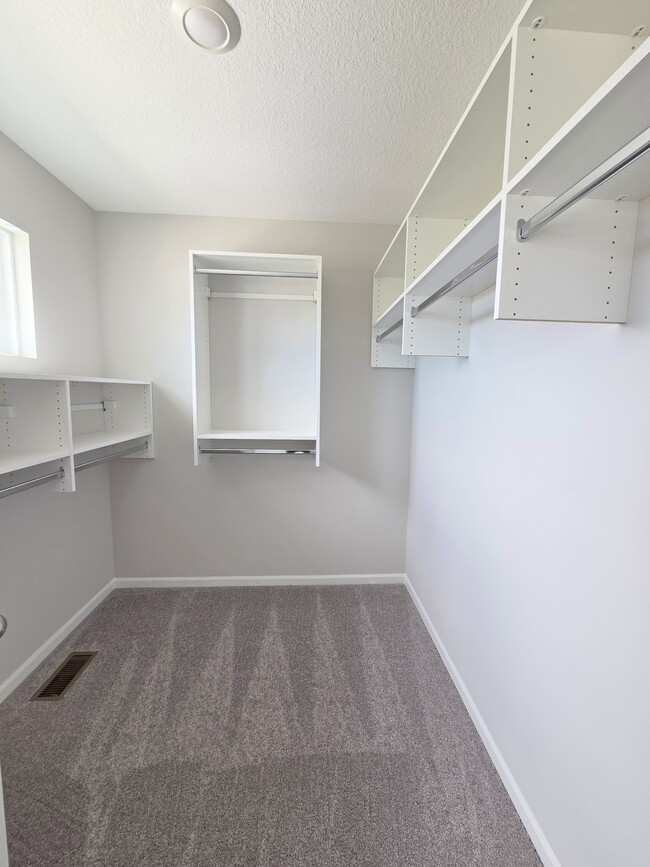 Photo - 3565 Canal Square Dr