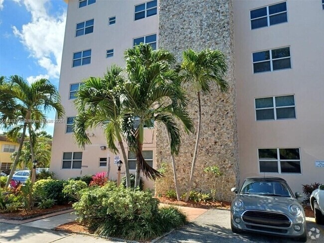 Building Photo - 1830 Dixieana St Unit 606 Rental