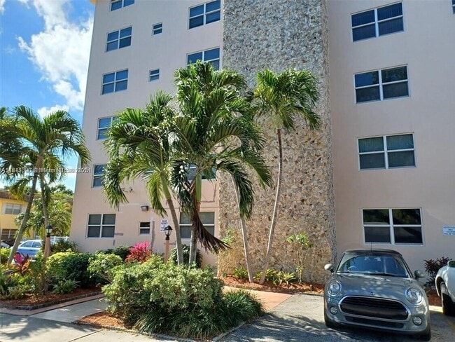 Building Photo - 1830 Dixieana St Unit 606 Rental