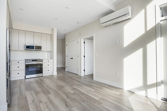 Photo - 45497-45497 Campus Dr