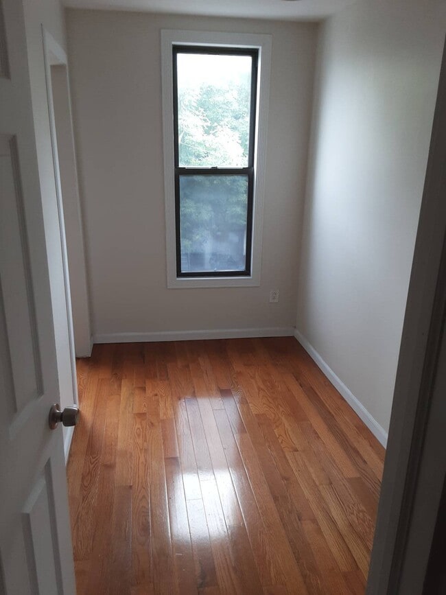 Building Photo - 1110 Decatur St Unit 2