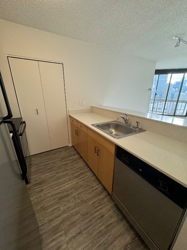 Photo - 45 W Chicago Ave