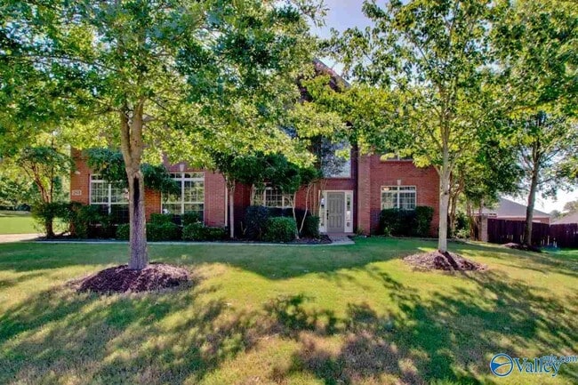 Building Photo - 2801 Centerridge Rd SE