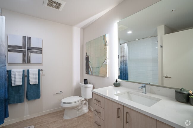 1BR-1BA-548SF-S02A-Bathroom - Eastline Central