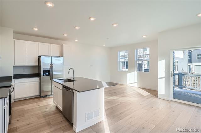 Photo - 1979 S Gold Bug Wy