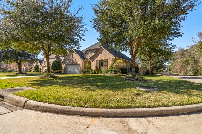 Photo - 161 Riverbend Way