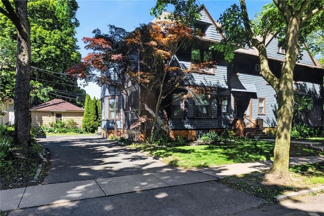Photo - 420 Harvard St
