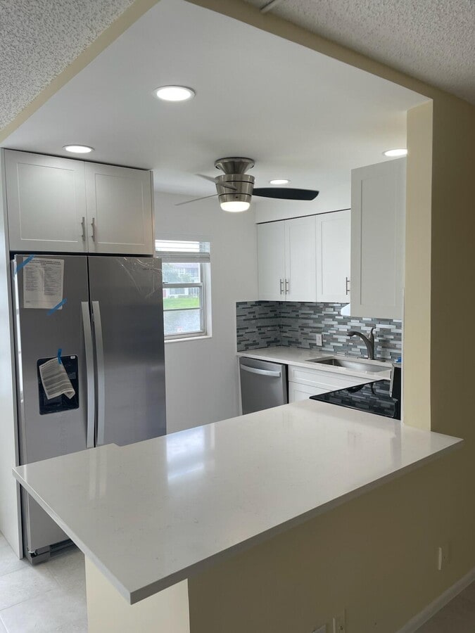 Photo - 67 Fanshaw B Unit 670