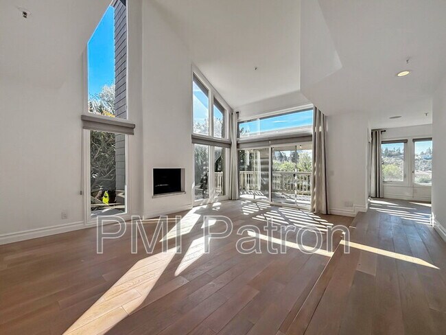 Building Photo - 68 Sea Island Dr