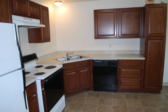 Building Photo - 1716 S Eagleson Rd Unit 102