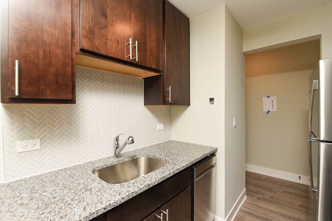 Photo - 533 W Surf St Unidad 615