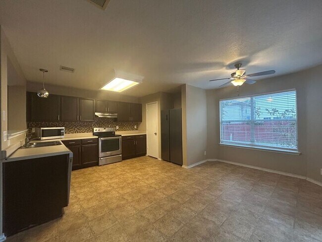 Photo - 1423 Range Finder