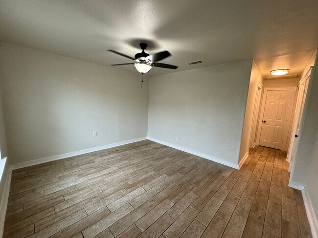 Photo - 2316 Andover Dr Unit 3