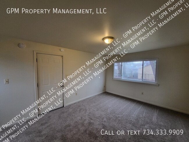 Photo - 32009 Ottawa St