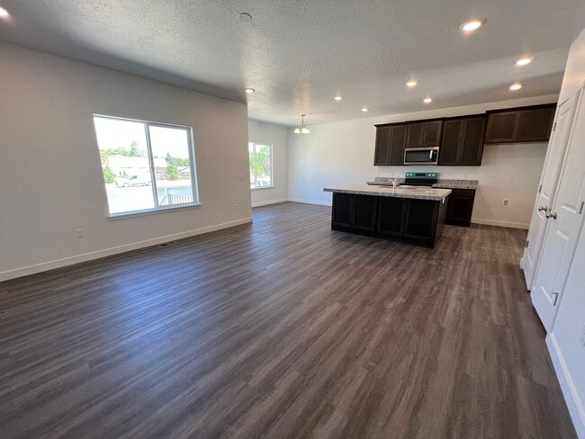 Photo - TOWNHOUSE IN TAYLORSVILLE