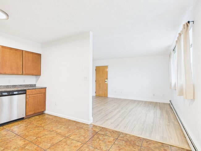 Photo - 83 Slater Dr