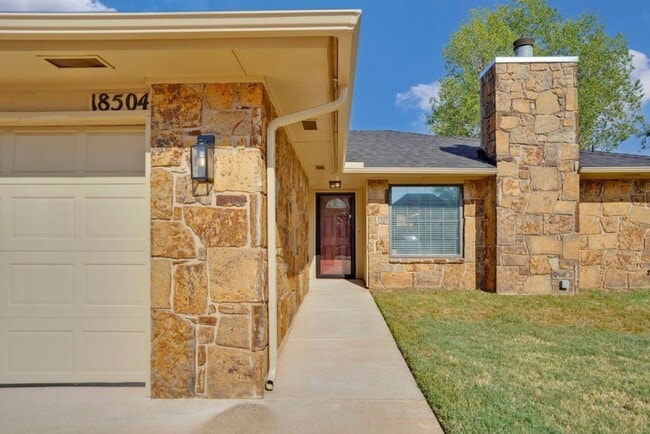 Photo - 18504 Laurel Oak Dr