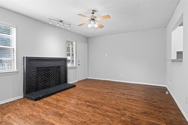 Photo - 1806 River Crossing Cir