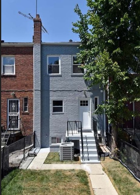 Photo - 1373 Downing St NE