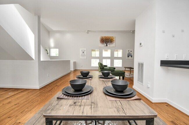 Photo - 1806 Drew St