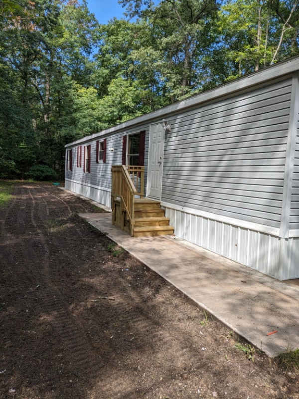 Photo - 4684 Rosemarie St