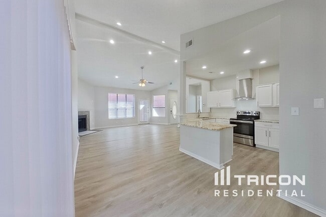 Photo - 1121 Cypress Ln