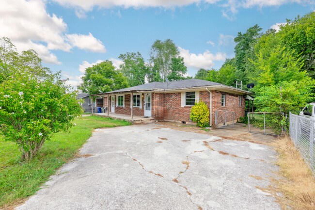 Photo - 1208 Gadd Rd