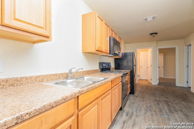 Photo - 8111 Landing Ave