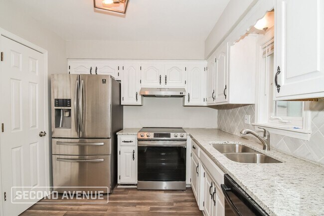 Photo - 1804 NE Gatewood Dr