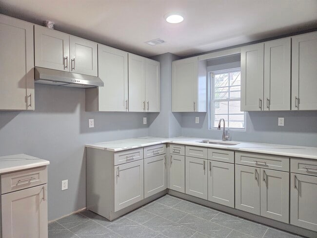 Photo - 82 Mallory Ave Unidad 1