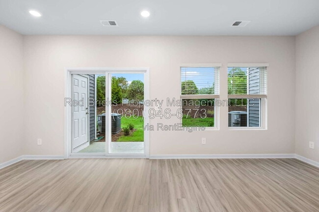 Photo - 3670 Backwater St