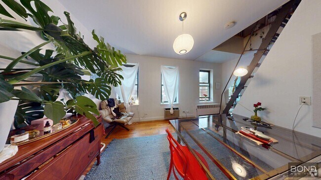 Building Photo - 237 Sullivan St Unit 3E Rental