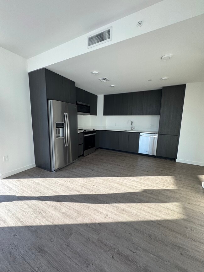 Building Photo - 162 NE 23rd St Unit C2 Rental