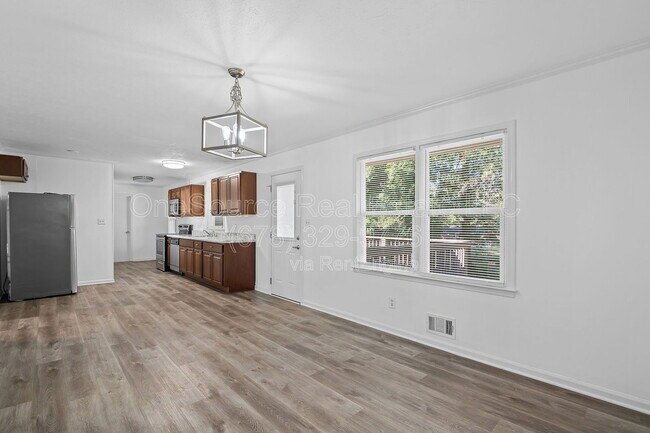 Photo - 5946 Dunn Rd
