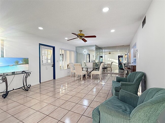 Photo - 301 Knotty Pine Cir Unit D2