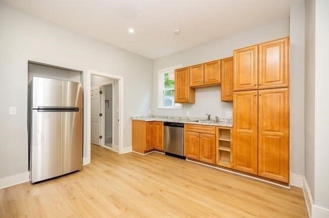 Building Photo - 10 Jerome St Unit 1