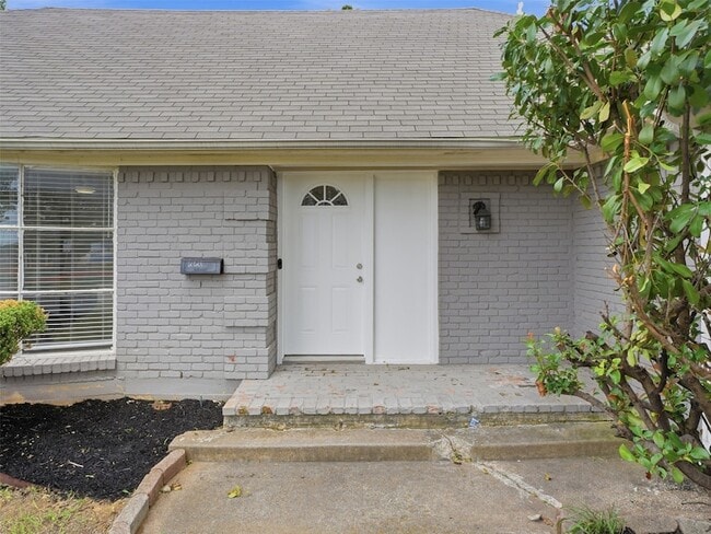 Photo - 2121 Canton Dr
