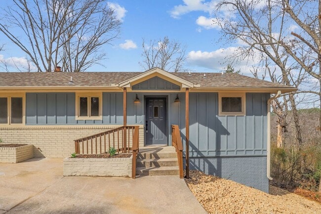 Photo - 39 Salen Ln
