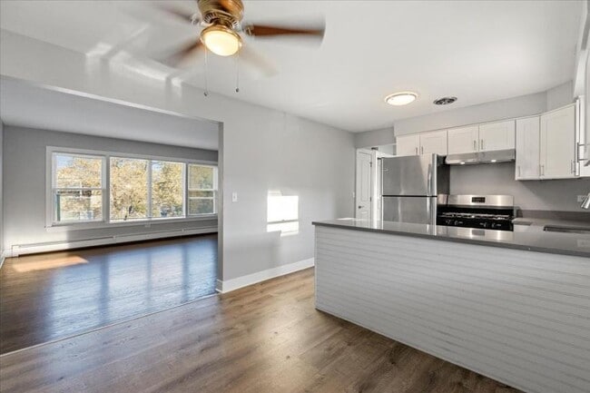 Building Photo - 2 bedroom in Chicago IL 60634 Unit 2S
