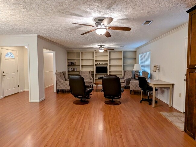Photo - 809 McLemore Dr