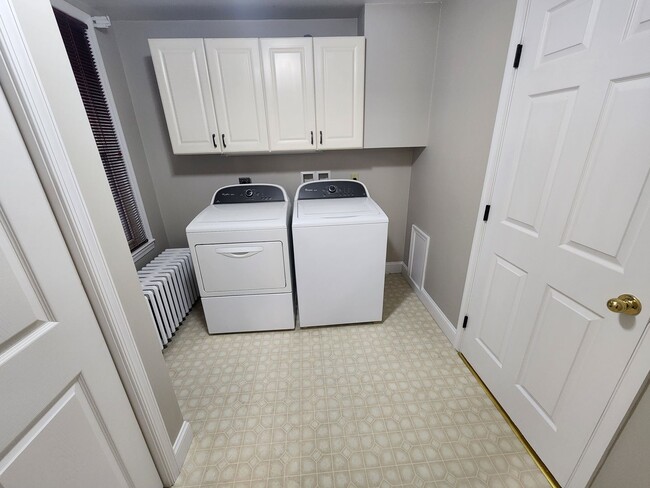 Photo - 440 E Queen St