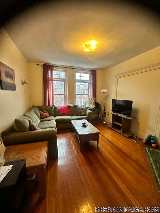 Photo - 9 Strathmore Rd Unit 3