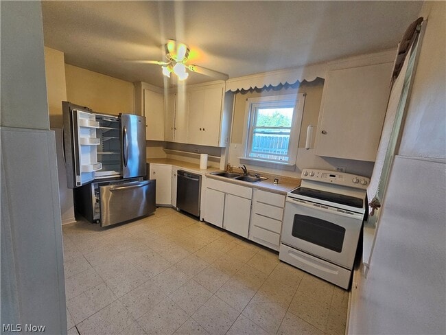 Photo - 2572 Brecksville Rd