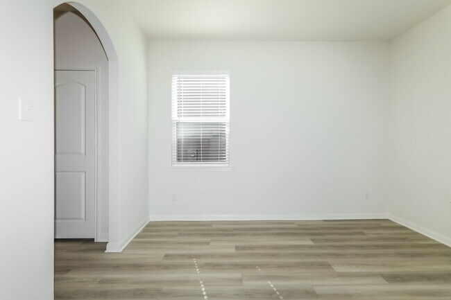 Photo - 26877 Steinbeck Dr