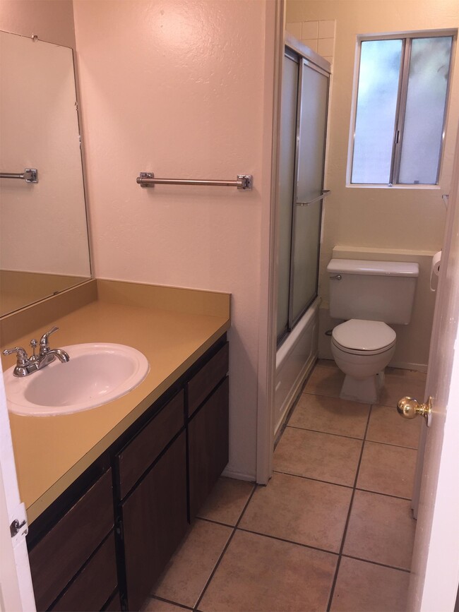 4321 Auburn Ct