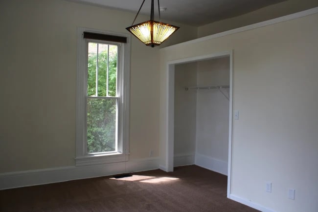 311 E Cottage Grove Ave