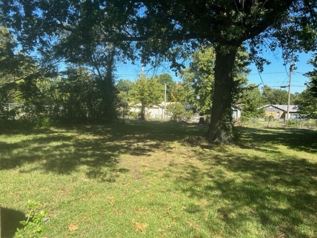 Photo - 2 BEDROOM 1 BATH HOME FOR RENT IN JOPLIN-$975 RENT-$975 DEPOSIT