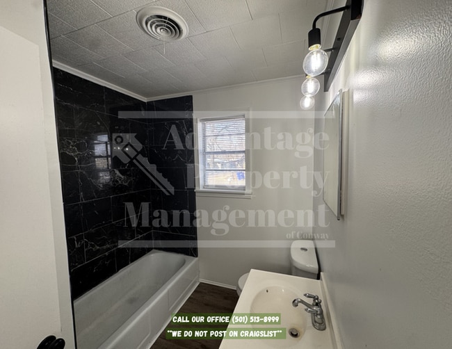 Photo - 321 Willow St