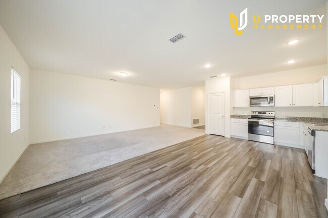 Photo - 808 Juniper St